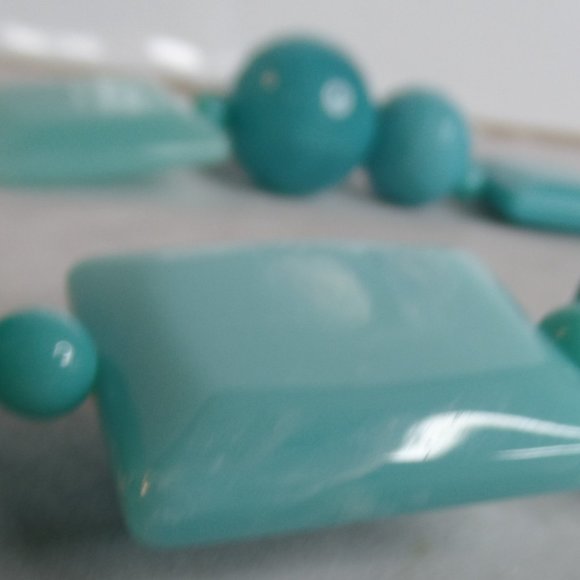 Chunky Turquoise Colored Lucite Necklace - Picture 11 of 12